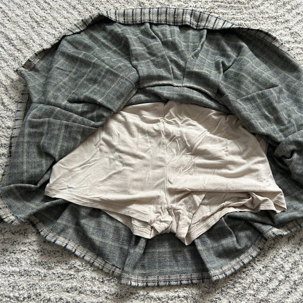 American Eagle Plaid Short! - Picture 4 of 4